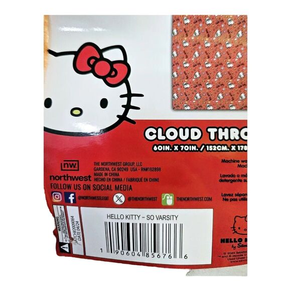 Hello Kitty Cloud Throw Orange Hamburger Soft Fleece Blanket 60" X 70" NEW - Picture 4 of 5